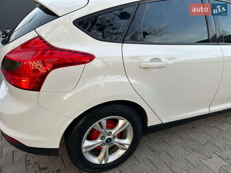 Хэтчбек Ford Focus 2014 в Черновцах