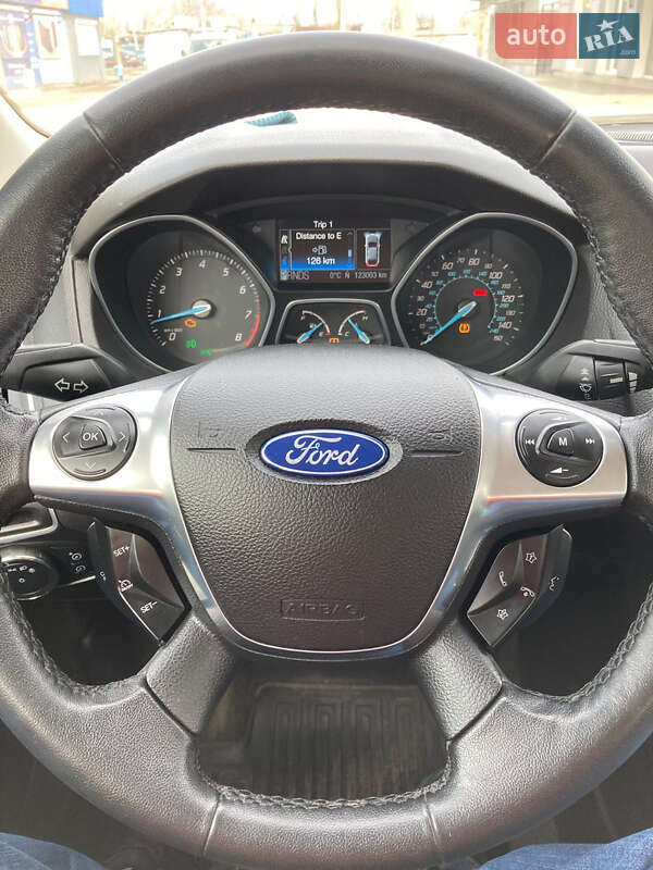 Хэтчбек Ford Focus 2012 в Сумах
