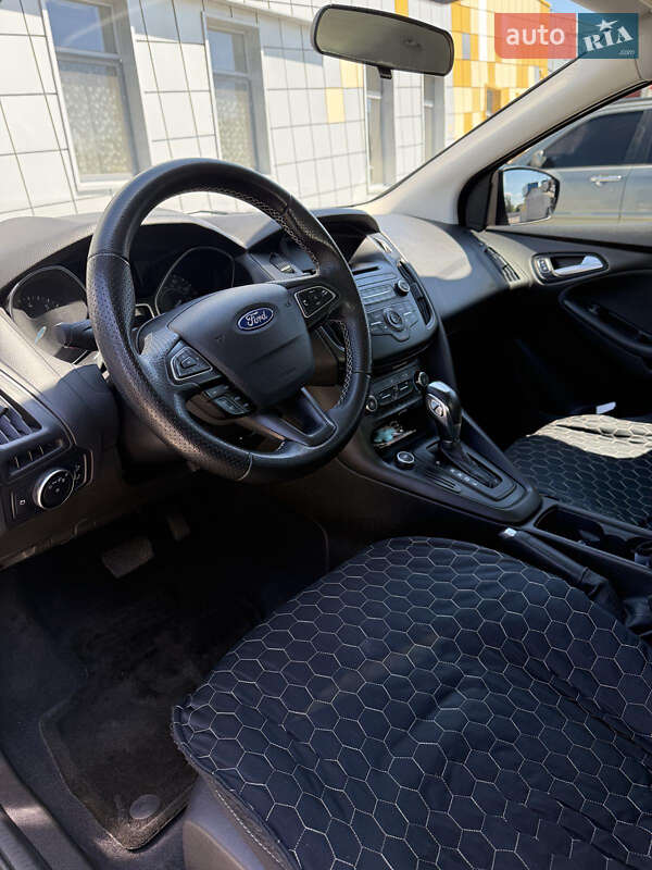 Седан Ford Focus 2016 в Киеве