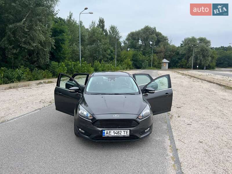 Хэтчбек Ford Focus 2015 в Днепре