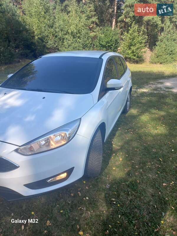 Універсал Ford Focus 2015 в Лебедині