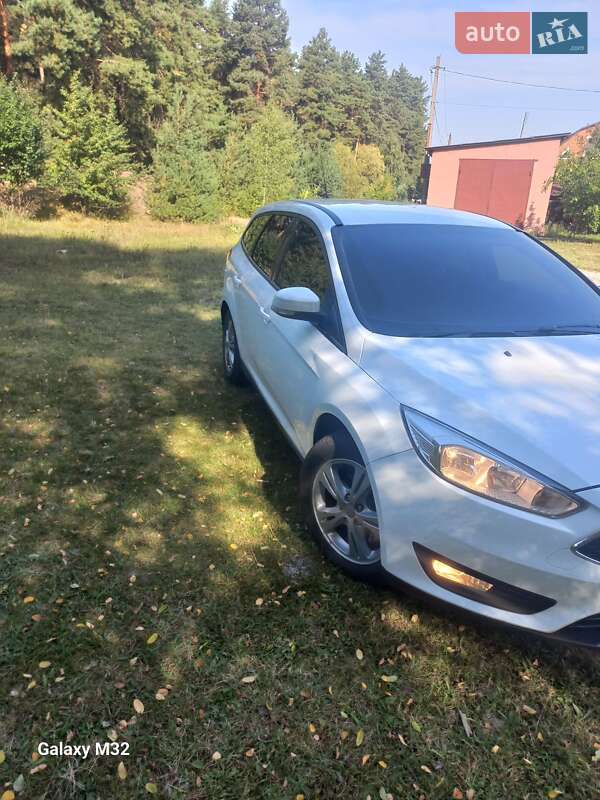 Універсал Ford Focus 2015 в Лебедині