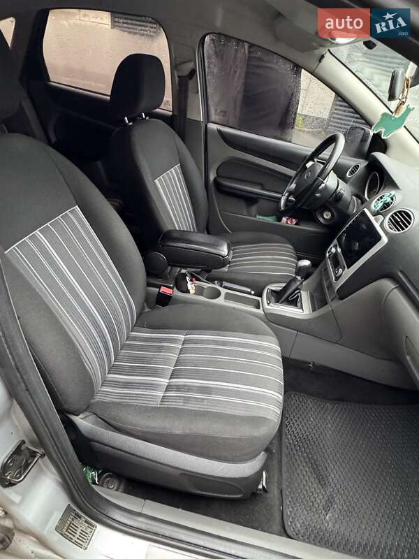 Хетчбек Ford Focus 2011 в Києві фото 3 Хетчбек Ford Focus 2011 в Києві