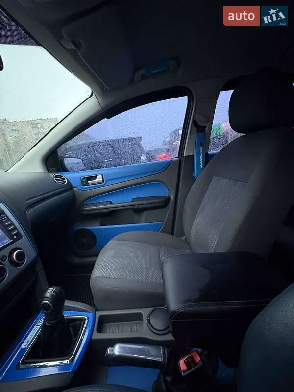 Хэтчбек Ford Focus 2006 в Вишневом фото 13 Хэтчбек Ford Focus 2006 в Вишневом