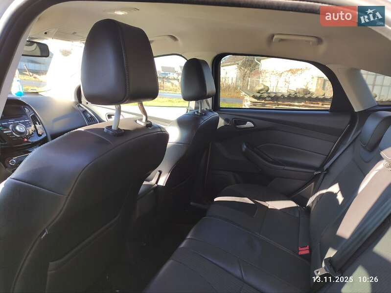 Хэтчбек Ford Focus 2013 в Надворной