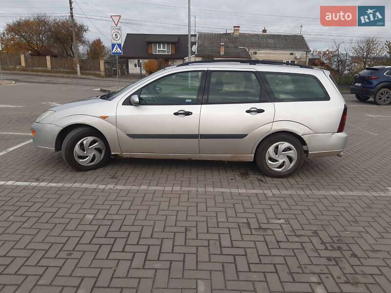 Універсал Ford Focus 2000 в Золочеві