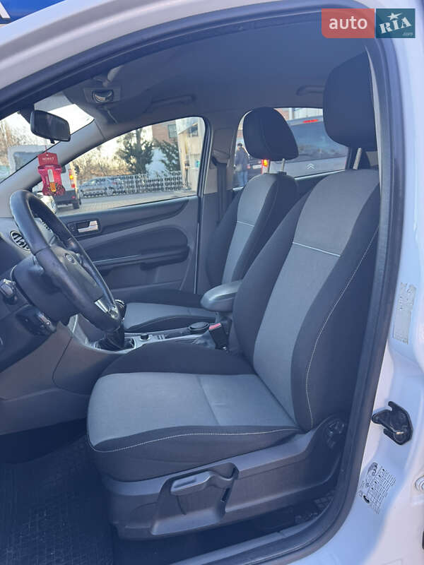 Хетчбек Ford Focus 2011 в Лубнах фото 12 Хетчбек Ford Focus 2011 в Лубнах