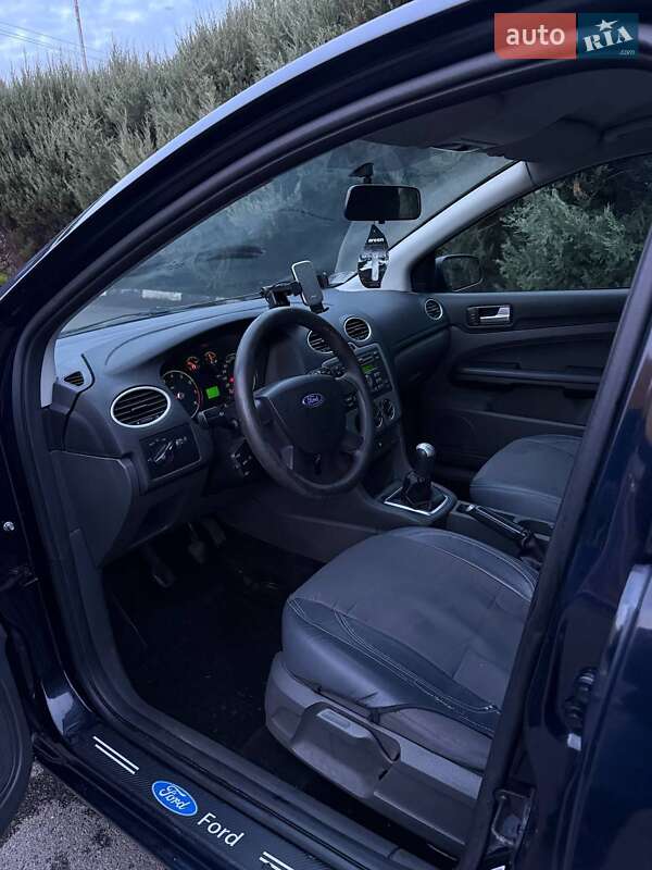 Хэтчбек Ford Focus 2006 в Киеве