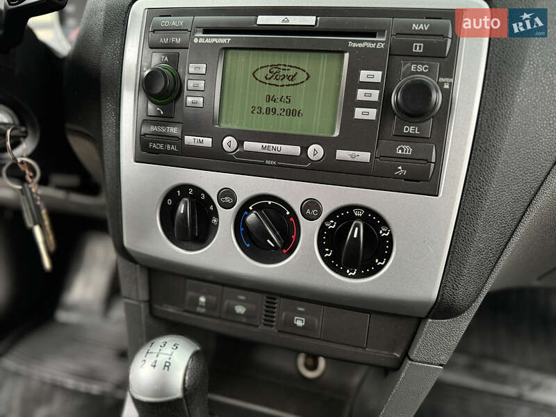 Хэтчбек Ford Focus 2006 в Сваляве