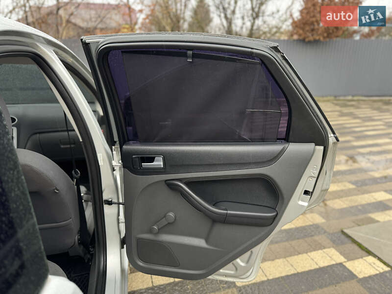 Хэтчбек Ford Focus 2006 в Сваляве