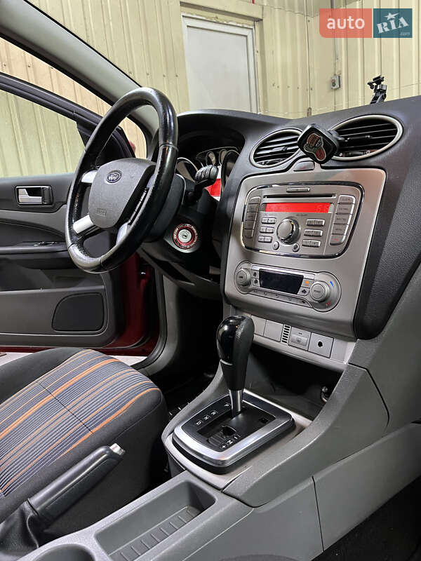 Хэтчбек Ford Focus 2008 в Киеве