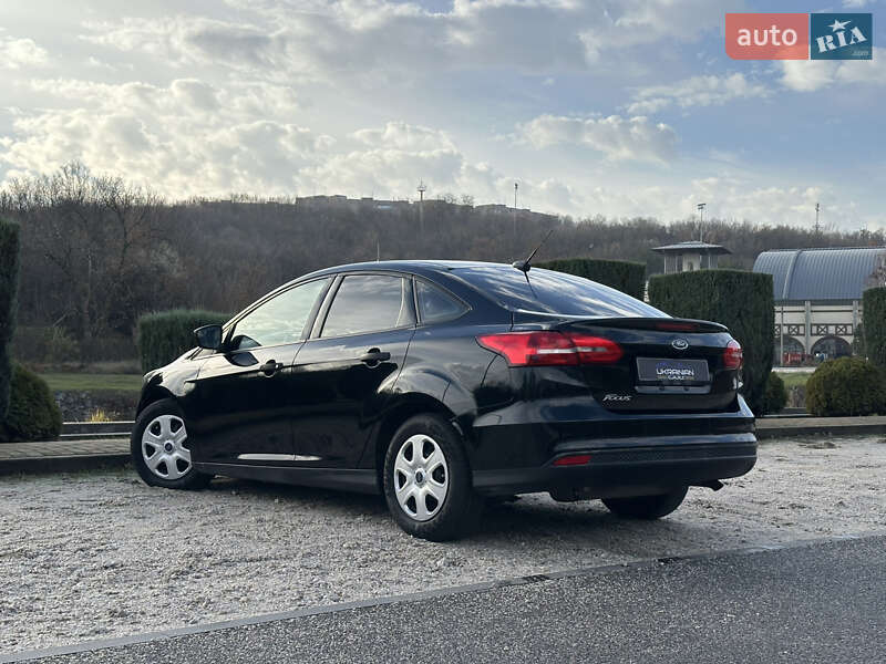 Седан Ford Focus 2016 в Дніпрі