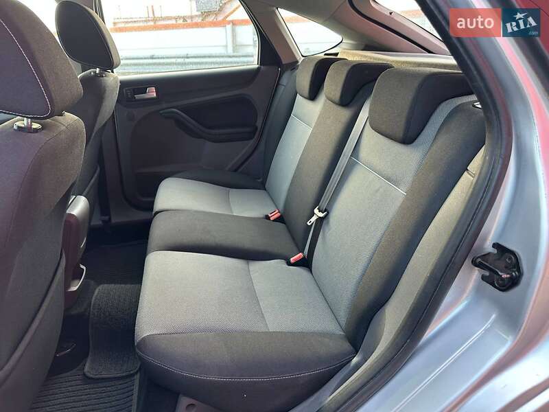 Хэтчбек Ford Focus 2011 в Киеве фото 10 Хэтчбек Ford Focus 2011 в Киеве