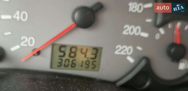 Хэтчбек Ford Focus 2002 в Киеве