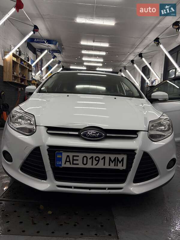 Хэтчбек Ford Focus 2013 в Днепре фото 3 Хэтчбек Ford Focus 2013 в Днепре