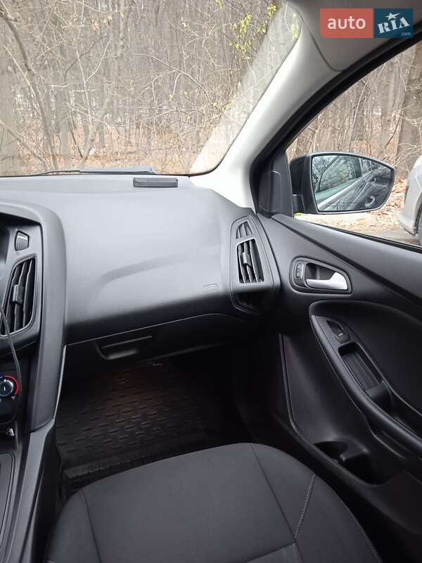 Хэтчбек Ford Focus 2015 в Львове фото 16 Хэтчбек Ford Focus 2015 в Львове