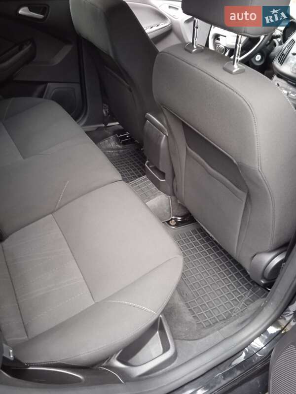 Хэтчбек Ford Focus 2015 в Львове фото 27 Хэтчбек Ford Focus 2015 в Львове