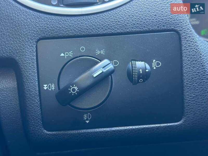 Хэтчбек Ford Focus 2006 в Киеве