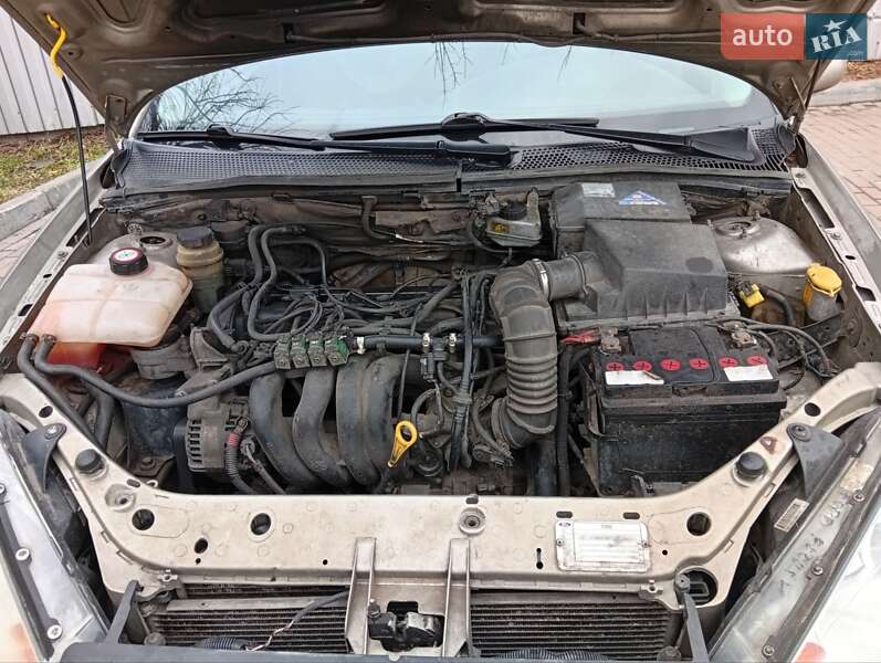Седан Ford Focus 2003 в Житомирі фото 19 Седан Ford Focus 2003 в Житомирі