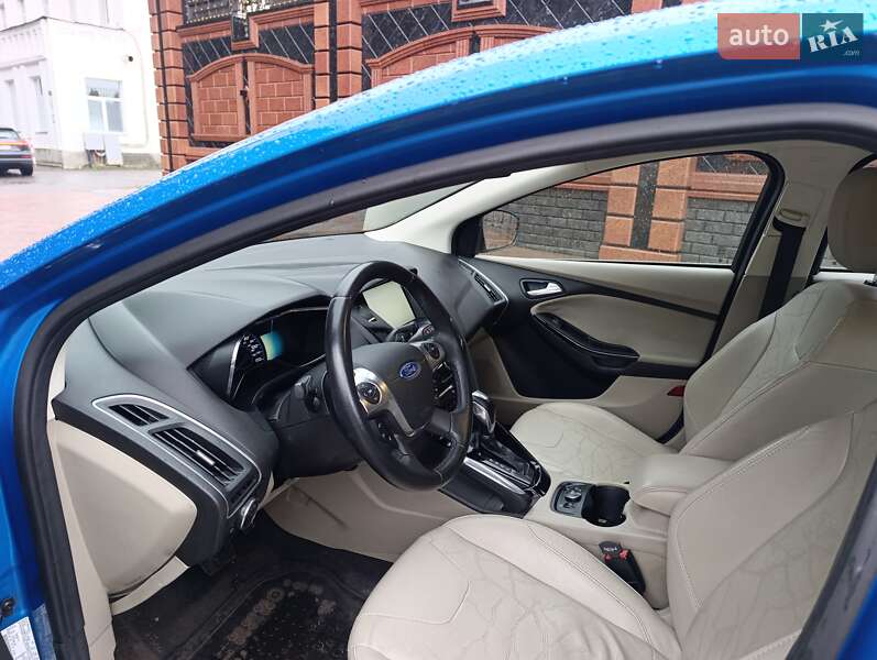 Хэтчбек Ford Focus 2012 в Звягеле