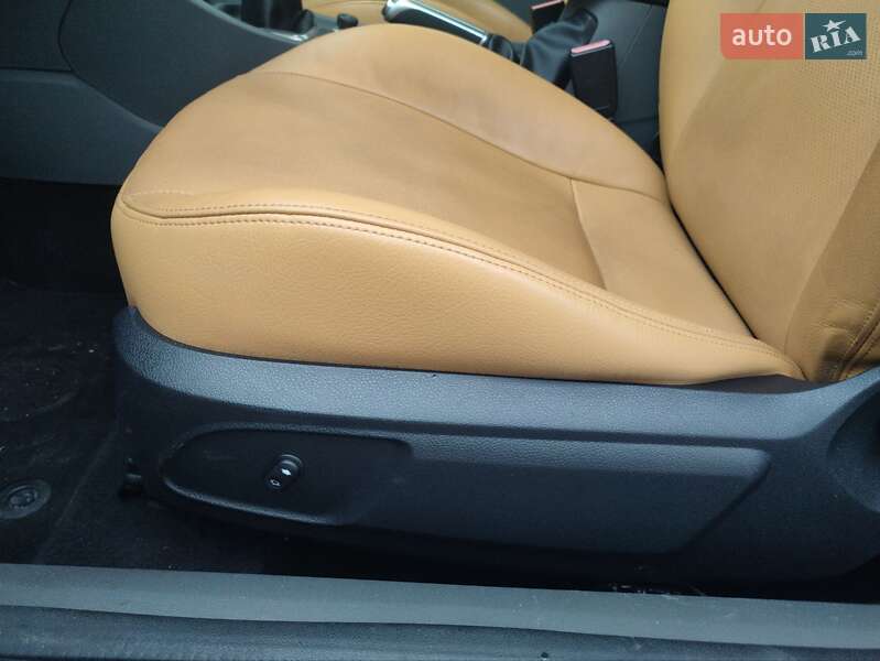 Кабриолет Ford Focus 2011 в Ровно