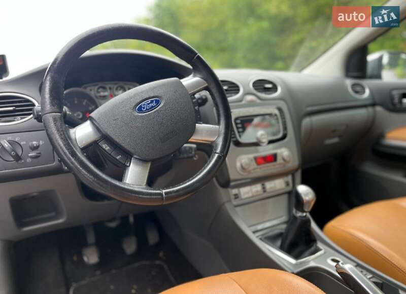 Кабриолет Ford Focus 2011 в Ровно