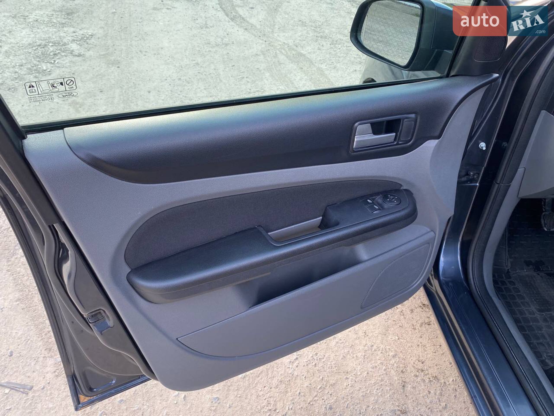 2010 Ford Focus - мініатюра 10