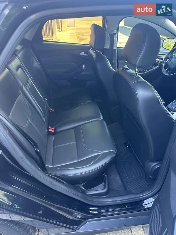 Седан Ford Focus 2016 в Сваляве фото 14 Седан Ford Focus 2016 в Сваляве