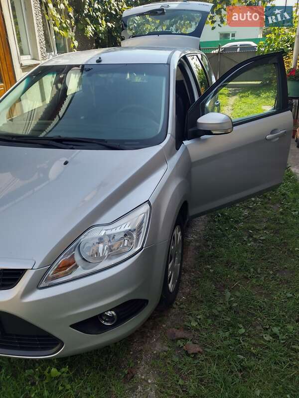 Универсал Ford Focus 2010 в Галиче