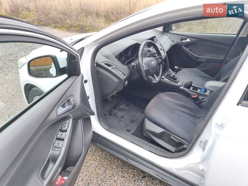 Хэтчбек Ford Focus 2016 в Геронимовка