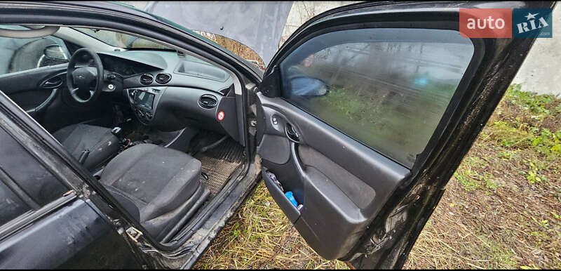 Седан Ford Focus 2002 в Старых Петровцах