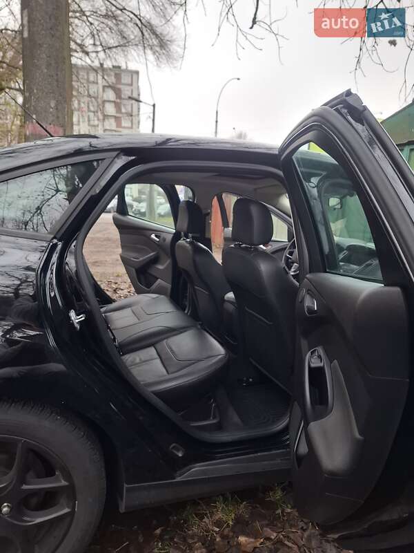 Седан Ford Focus 2016 в Киеве фото 7 Седан Ford Focus 2016 в Киеве