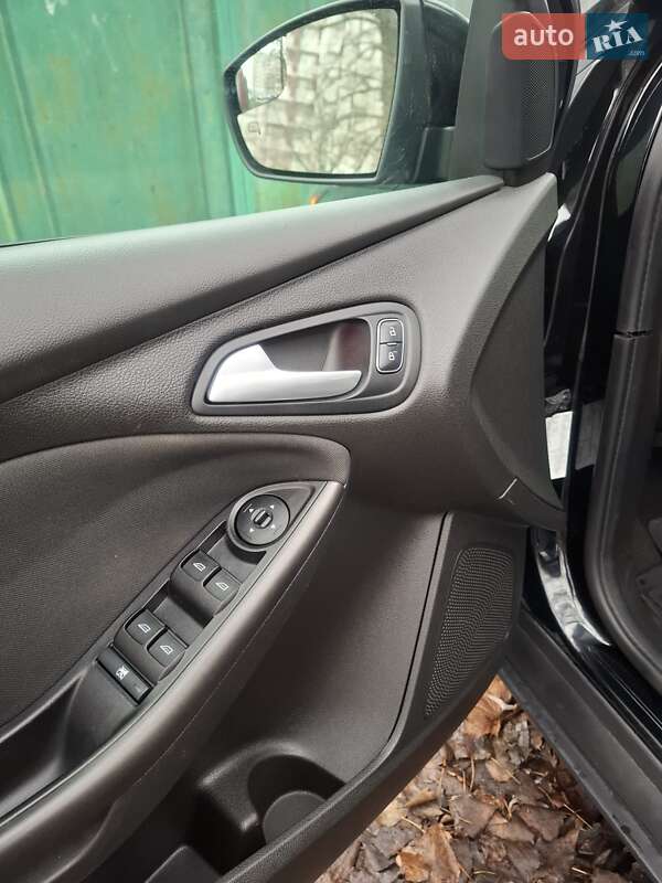 Седан Ford Focus 2016 в Киеве фото 15 Седан Ford Focus 2016 в Киеве