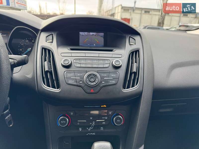 Седан Ford Focus 2017 в Дніпрі