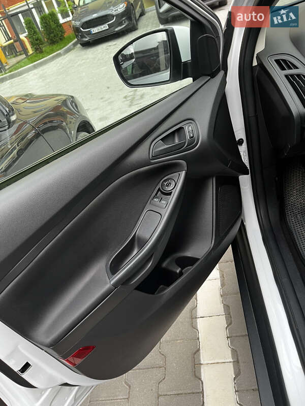 Седан Ford Focus 2015 в Хмельницком фото 17 Седан Ford Focus 2015 в Хмельницком
