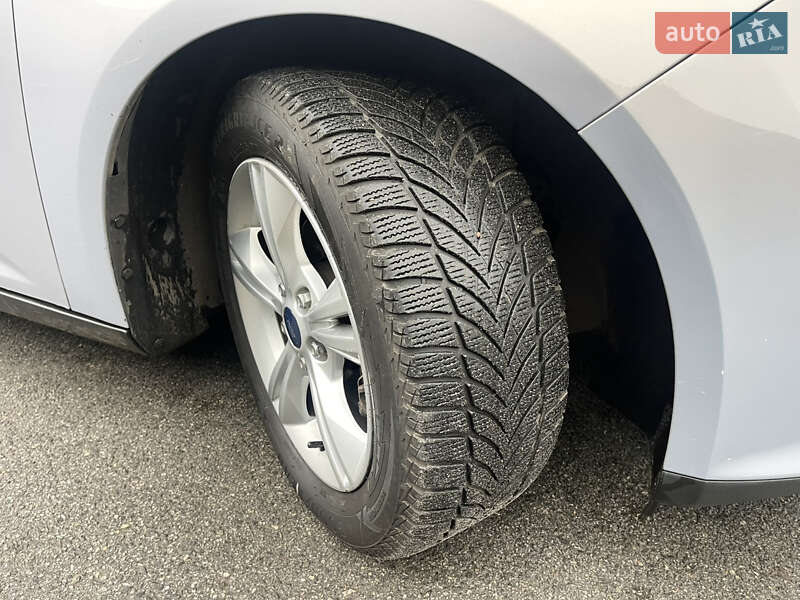 Хэтчбек Ford Focus 2014 в Чернигове