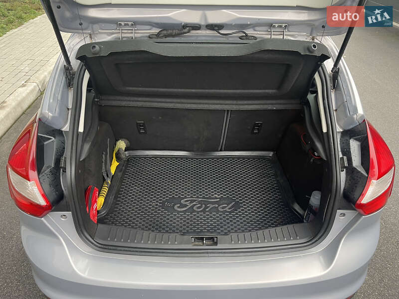 Хэтчбек Ford Focus 2014 в Чернигове