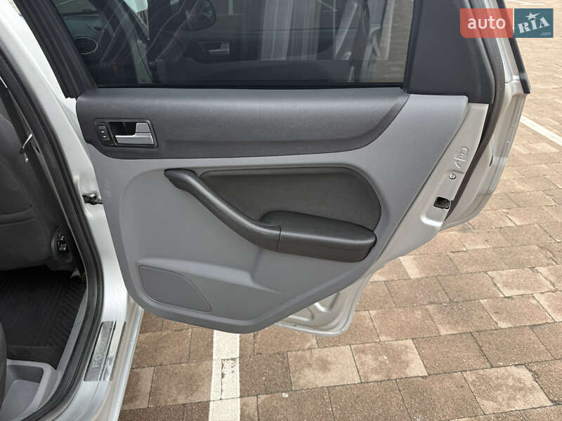 Универсал Ford Focus 2010 в Житомире фото 28 Универсал Ford Focus 2010 в Житомире