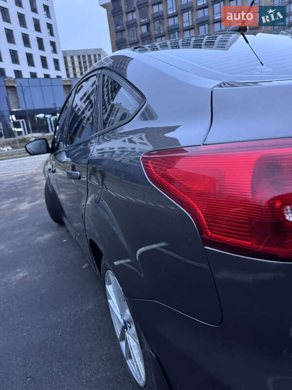 Седан Ford Focus 2017 в Киеве фото 8 Седан Ford Focus 2017 в Киеве