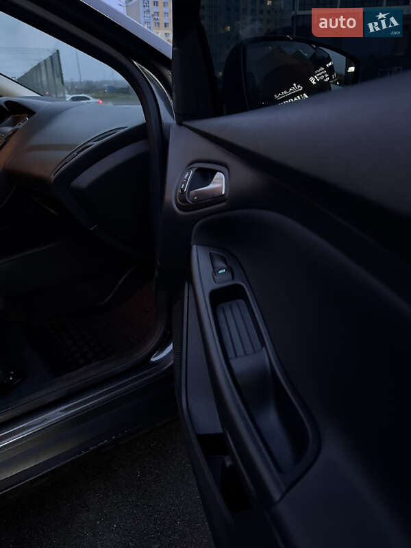 Седан Ford Focus 2017 в Киеве фото 16 Седан Ford Focus 2017 в Киеве