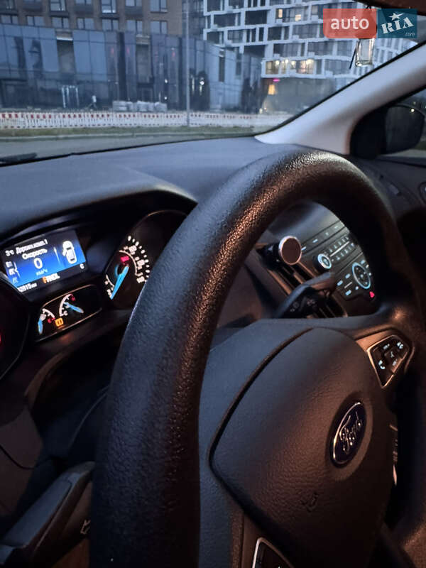 Седан Ford Focus 2017 в Киеве фото 21 Седан Ford Focus 2017 в Киеве
