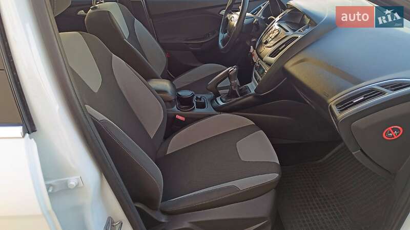 Хэтчбек Ford Focus 2013 в Киеве фото 6 Хэтчбек Ford Focus 2013 в Киеве