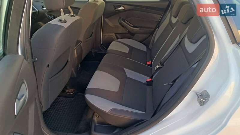 Хэтчбек Ford Focus 2013 в Киеве фото 11 Хэтчбек Ford Focus 2013 в Киеве