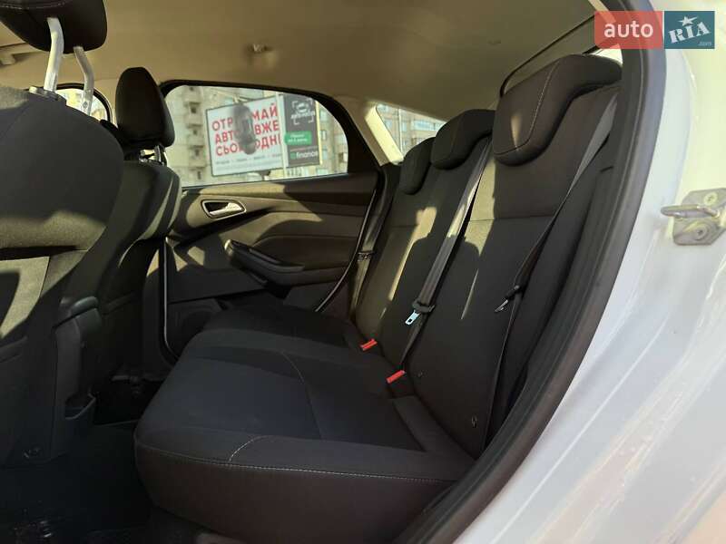 Хэтчбек Ford Focus 2015 в Киеве фото 10 Хэтчбек Ford Focus 2015 в Киеве
