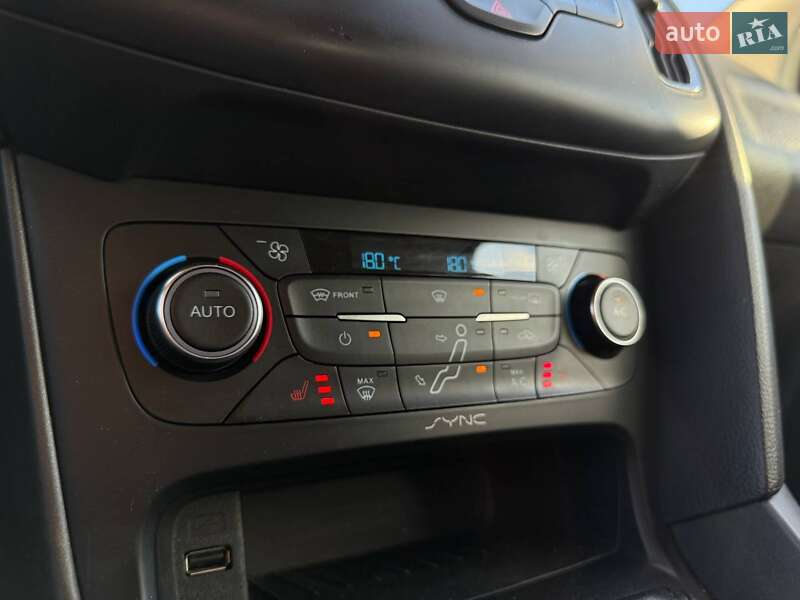 Хэтчбек Ford Focus 2015 в Киеве фото 18 Хэтчбек Ford Focus 2015 в Киеве