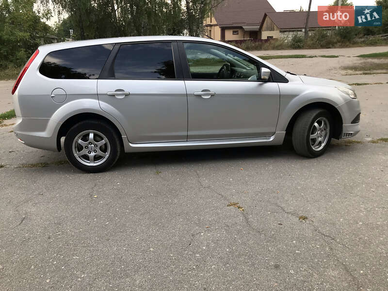 Универсал Ford Focus 2008 в Глухове