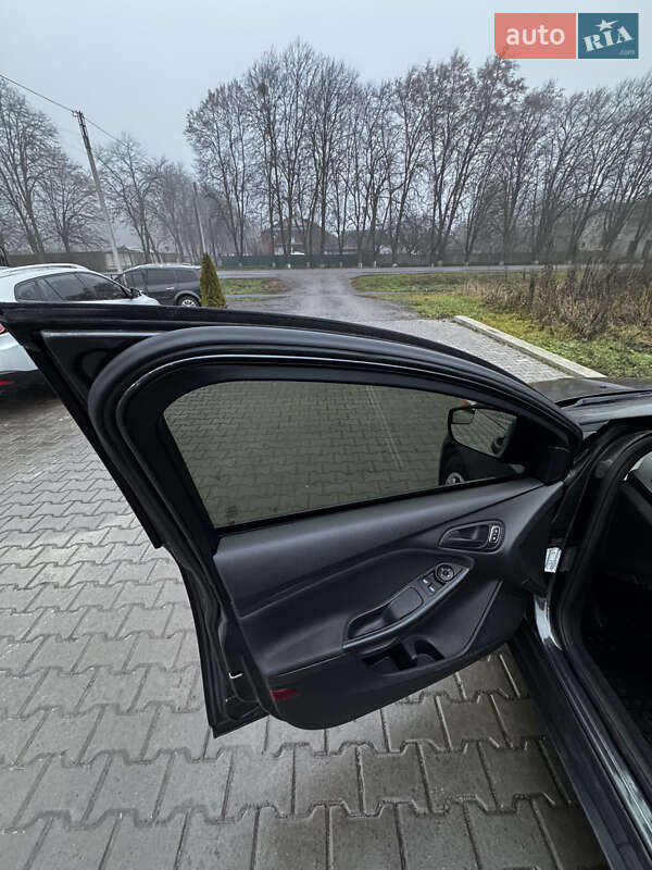 Седан Ford Focus 2014 в Вишневом