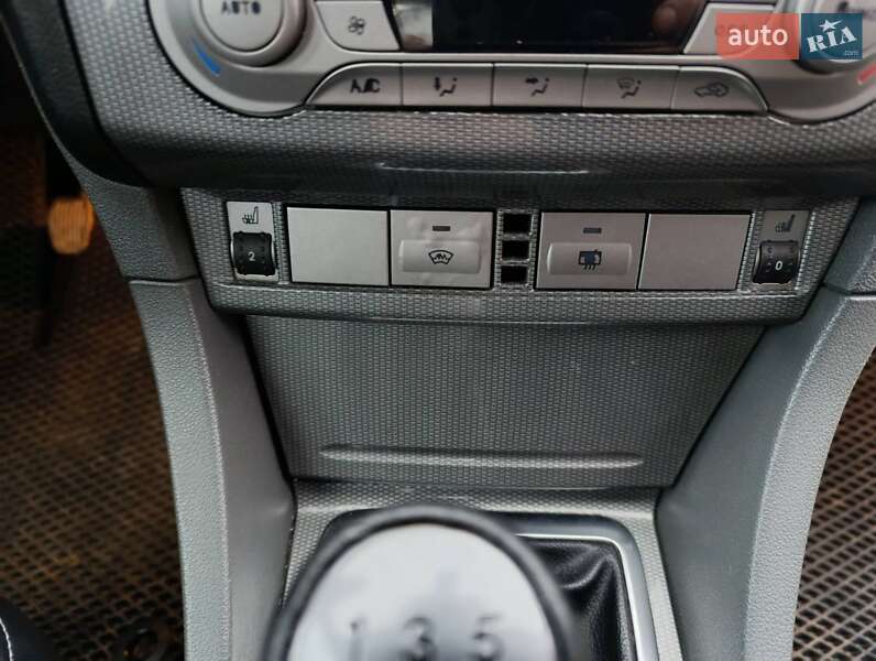 Хэтчбек Ford Focus 2008 в Ровно фото 12 Хэтчбек Ford Focus 2008 в Ровно