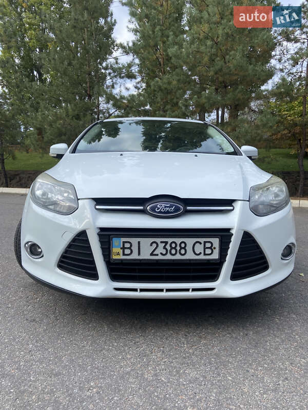 Хэтчбек Ford Focus 2013 в Кременчуге фото 3 Хэтчбек Ford Focus 2013 в Кременчуге