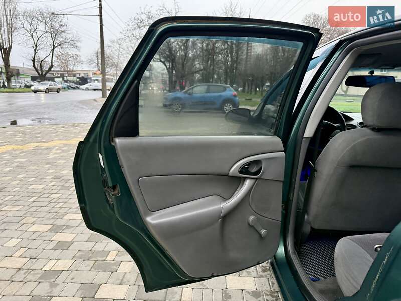 Седан Ford Focus 2001 в Одессе